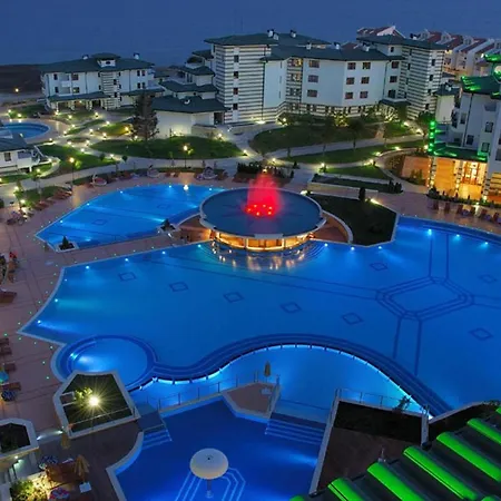 Exclusive Private In The Emerald Complex