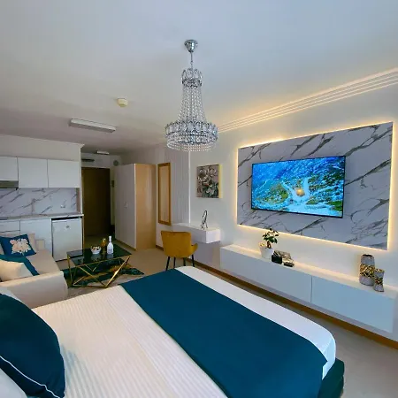 Exclusive Private In The Emerald Complex