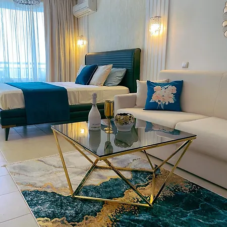 Exclusive Private In The Emerald Complex