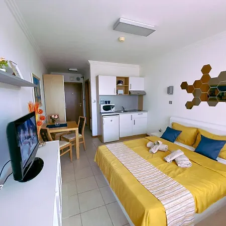Exclusive Private In The Emerald Complex رافدا