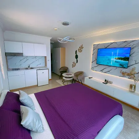 Exclusive Private In The Emerald Complex