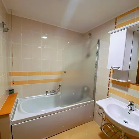 Exclusive Private In The Emerald Complex